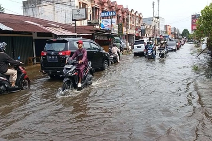 Dewan Soroti Bangunan Sembarangan yang Dinilai Picu Banjir di Pekanbaru