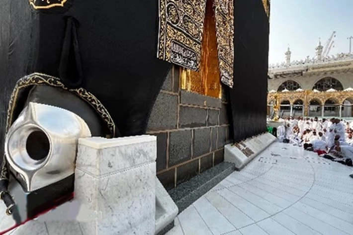 Jemaah Umrah Dihimbau Tidak Berhenti di Area Hajar Aswad Saat Laksanakan Tawaf di Masjidil Haram