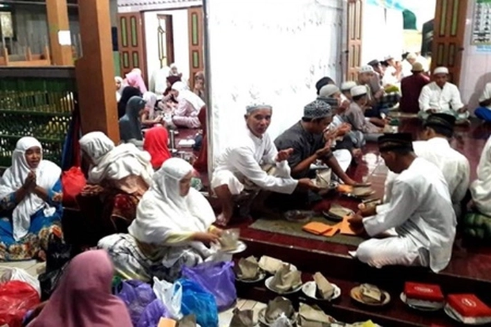 Tradisi Warga Menghidupkan Malam Nisfu Sya'ban