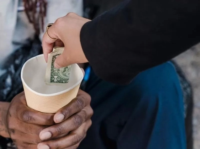 Sedekah Banyak Berikan Manfaat Bagi Pelakunya