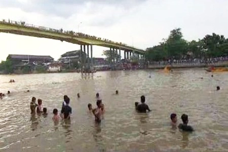 Tradisi Petang Megang Kembali Digelar di Tepian Sungai Siak untuk Sambut Ramadan 2026