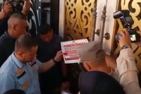 Pemko Pekanbaru Segel New Paragon di Jalan Sultan Syarif Kasim