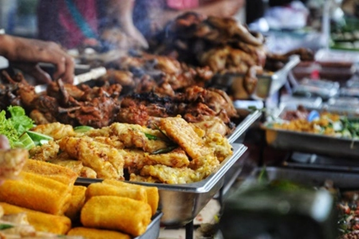Pakar Gizi Himbau Jangan Langsung Makan Gorengan Saat Buka Puasa