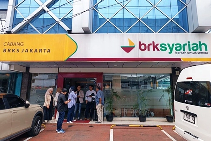 Pemprov Riau Wajibkan Investor Gunakan Layanan BRK Syariah untuk Menanamkan Modal