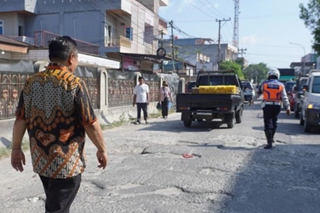 Pemprov Mulai 'Sapu Bersih' Jalanan yang Rusak khususnya di Tingkat Provinsi 