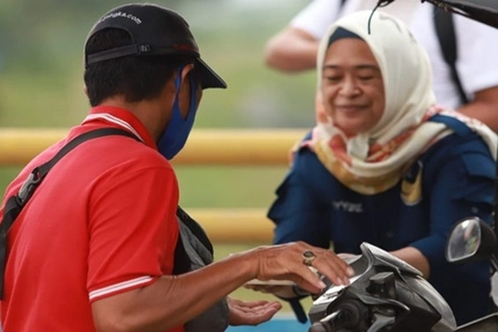 Partai NasDem Gelar Aksi Bagi 2.300 Takjil di Pekanbaru