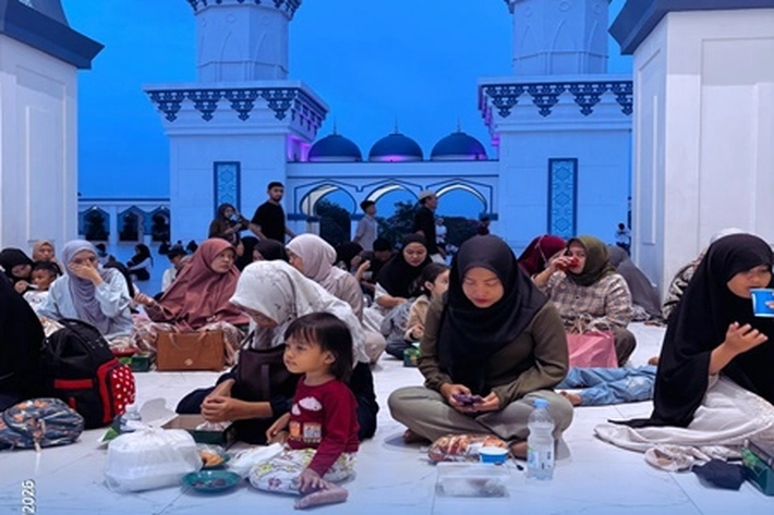 Pemko Batam Gelar Kegiatan Buka Puasa Bersama di Masjid Agung Raja Hamidah 