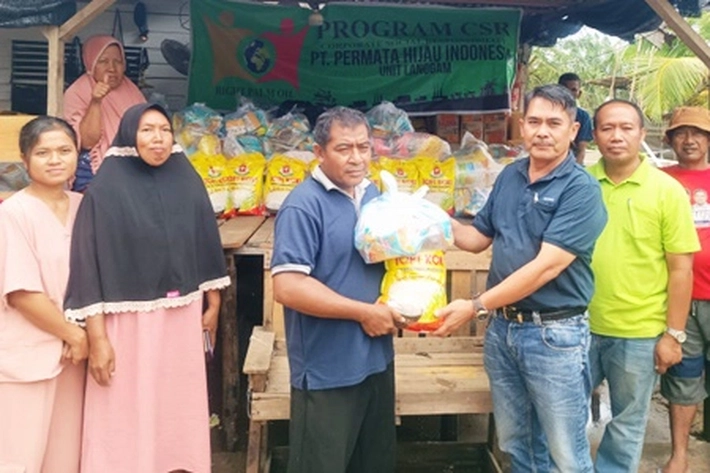 PT Permata Hijau Indonesia Gelar Operasi Pasar Murah, Lebih 4 Ribu Liter Minyak Goreng Disalurkan