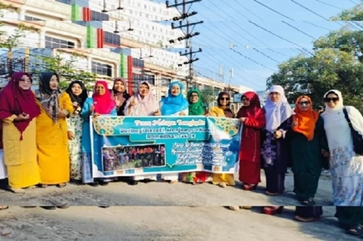 Puan Melayu Bengkalis Berbagi Ratusan Nasi Kotak dan Takjil di Bulan Ramadan