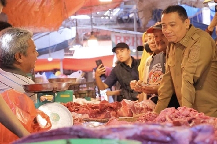 Wawako Markarius Anwar Sidak Pasar Simpang Baru, Pastikan Harga Pangan Stabil Jelang Lebaran