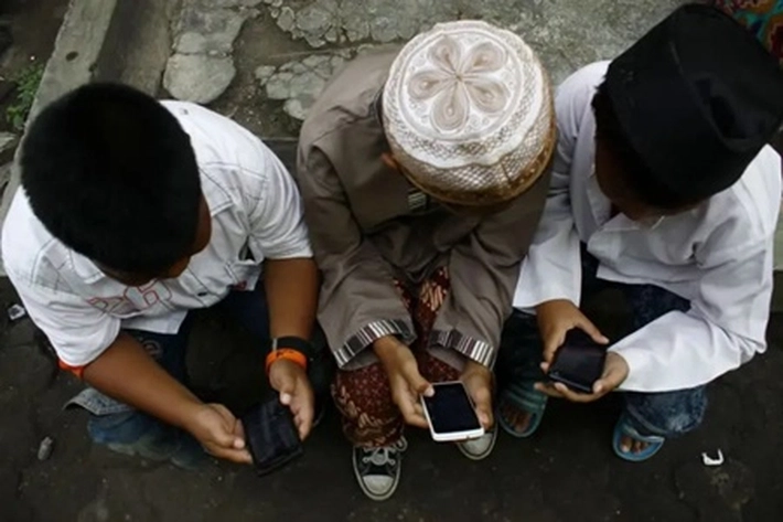 Anak Dibawah 16 Tahun Tidak Diperbolekan Bikin Akun Medsos