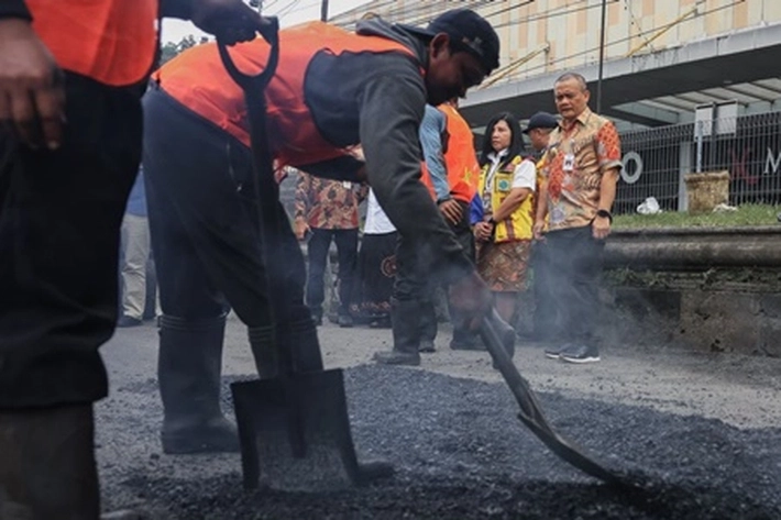  Dewan Desak Pemprov Riau Percepat Perbaikan Jalan Jelang Lebaran