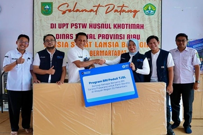 BRI Pekanbaru Bantu Panti Asuhan dan Panti Werdha dalam Kegiatan Sosial yang Bertajuk 'Berbagi Bahagia'