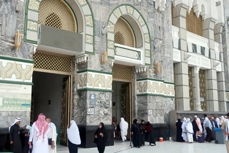 Masjidil Haram Padat di Akhir Ramadan, Jemaah Jangan Sampai Tersesat Jalur Pintu