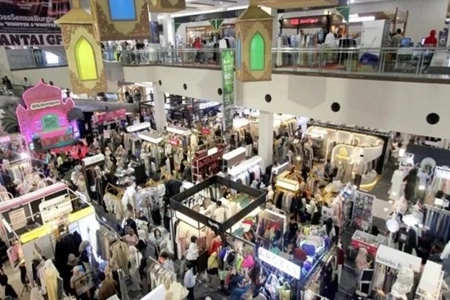Pusat Perbelanjaan Terapkan Diskon Belanja Besar-besaran Jadi Diserbu Pengunjung