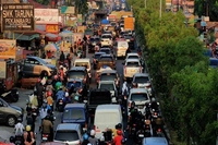 Kemacetan Panjang Terjadi di Kawasan Simpang Panam pada H+3 Idulfitri
