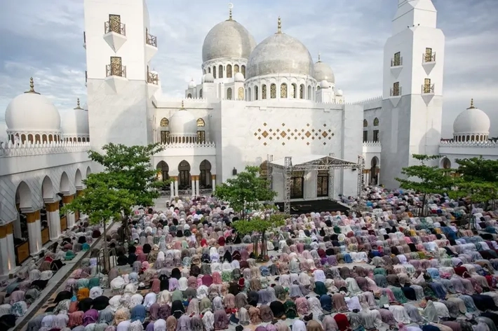 Jutaan Umat Islam Salat Idulfitri Diberbagai Daerah di Indonesia