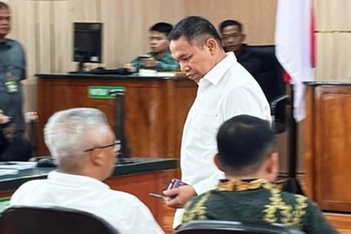 Disidang Perdana, Abdul Wahid Ajukan Permohonan Penangguhan Penahanan dan Minta Tahanan Rumah