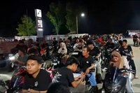 SPBU Bagansiapiapi Antrean Panjang Hingga Mengular Ditepi Jalan, Demi Mendapatkan BBM