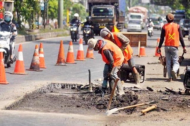 Perbaikan Jalan Dilakukan Bertahap yang Dimulai Usai Lebaran