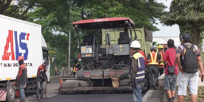Pemko Pekanbaru Prioritaskan Perbaikan Infrastruktur Jalan Melalui Metode Pelapisan Ulang