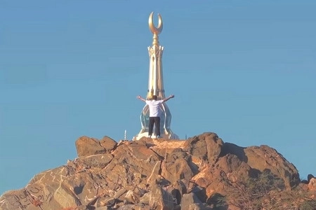 Jemaah Haji Hindari Cuaca Panas Ekstrem yang Bisa Timbulkan Dehidrasi di Tanah Suci 