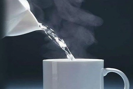 Tren Minum Air Panas di Pagi Hari Muncul di Media Sosial, Apakah Benar-benar Baik untuk Kesehatan?