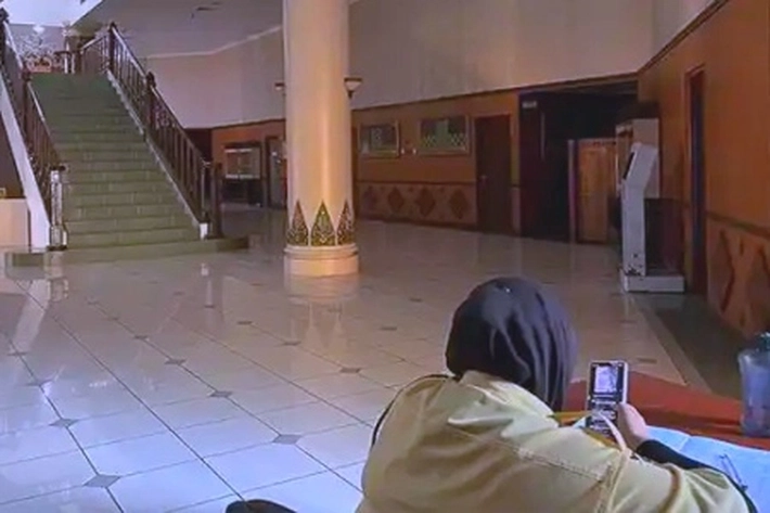 Hari Pertama Penerapan Kerja WFH, Kantor DPRD Riau Mendadak Kosong