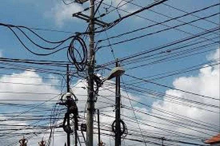 Sekarang Pemko Mulai Uber-uber Pemilik Kabel Berantakan yang Sudah Merusak Keindahan Kota