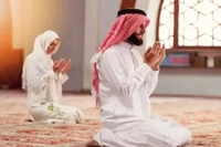 Shaf Shalat Laki-laki di Depan, Sedangkan Wanita di Belakang untuk Tetap Jaga Kekhusyukan