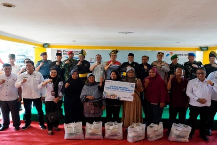 Pertamina Patra Niaga Kilang Dumai Gelar Pasar Murah untuk Warga Prasejahtera