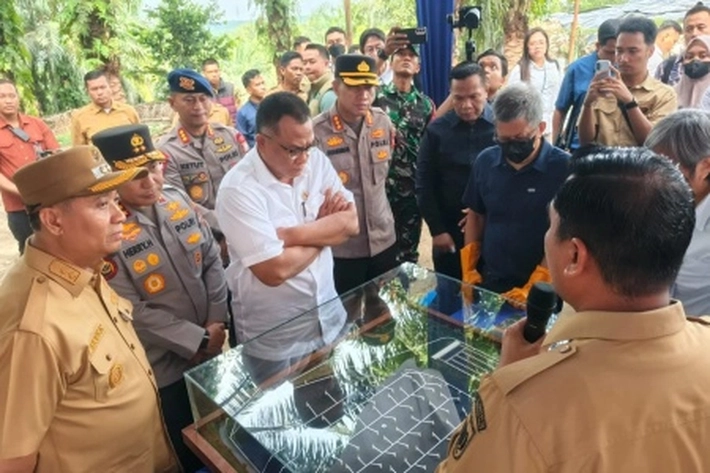 Menteri LH Muhammad Jumhur Hidayat Tinjau 'Gunung Sampah' di Muara Fajar, 'yang Bisa di Buat Jadi Energi'