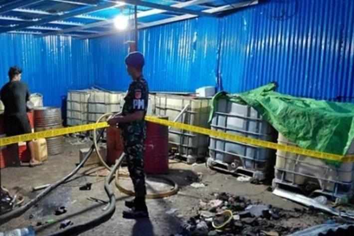 TNI AD dari Pomdam XIII/Merdeka Gerebek Markas Penimbunan BBM 4,7 Ton