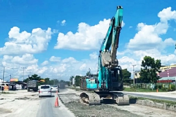 Balai Pelaksana Jalan Nasional Perbaiki 10 Titik Jalan Penghubung Riau-Sumbar