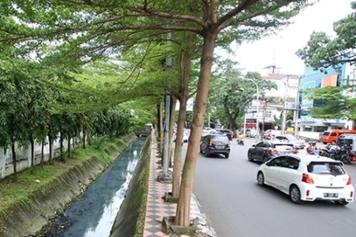 Dewan Ingatkan Pelaku Usaha Sediakan Parkir dan Perhatikan Drainase