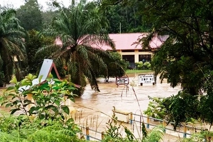 526 Rumah dan Sekolah Hingga Puskesmas di Kuansing Diterjang Banjir