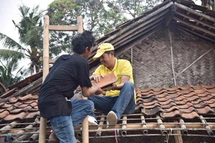 Dedi Mulyadi, Gubernur yang Peduli dengan Kemiskinan Ditengah Krisis Melanda Jabar 