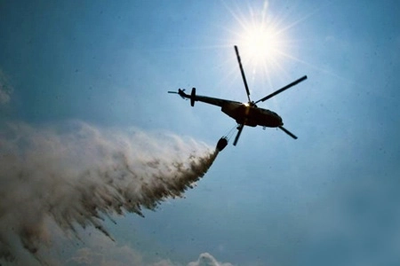 Helikopter Water Bombing Dikerahkan untuk Gempur Titik Api Membara yang Sudah Mulai Menggila