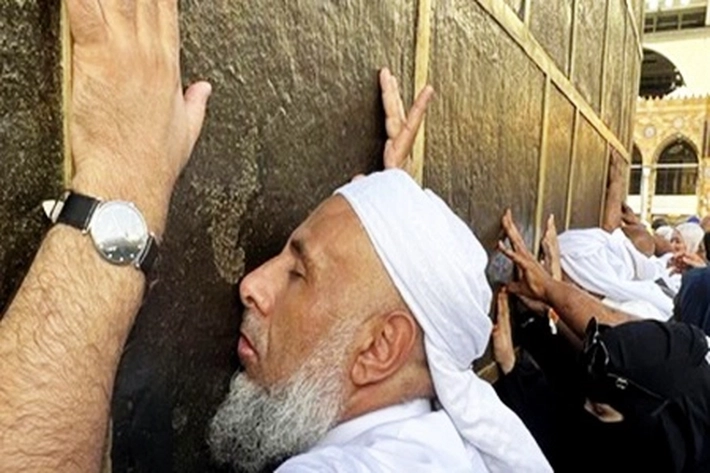 Ribuan Jamaah Haji Padati Masjidil Haram untuk Tawaf Wada Usai Tinggalkan Mina