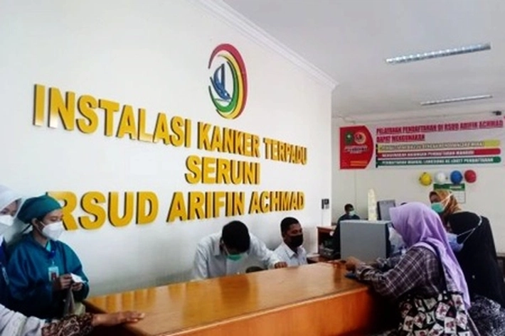 RSUD Arifin Achmad Bagi-bagi Layanan Kesehatan Gratis di HUT Ke-50