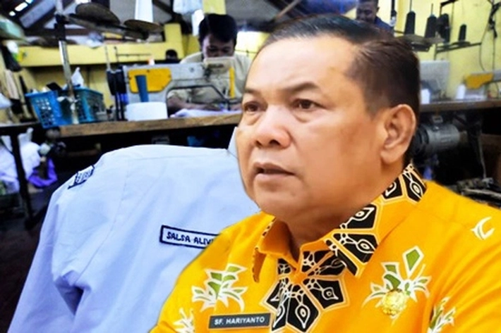 31 Sekolah Negeri di Riau Mark-up Seragam Siswa, 'Jadi Buat PLt Gubri Naik Darah karena Sudah Bebani Orang Tua'