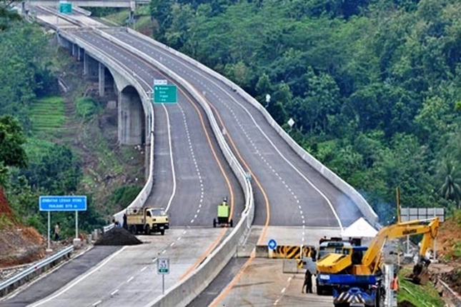 Hutama Karya Kebut Proyek Akses Tol Pekanbaru-Padang yang Progresnya Sudah Tembus 24%