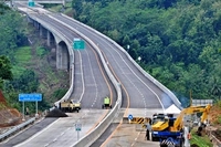 Hutama Karya Kebut Proyek Akses Tol Pekanbaru-Padang yang Progresnya Sudah Tembus 24%