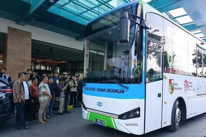 Operasional Bus Listrik yang Bebas Polusi Masih Digratiskan