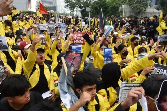 Demonstrasi Mahasiswa Berlanjut di Jakarta, Bandung dan Kota-kota Lainnya di Indonesia