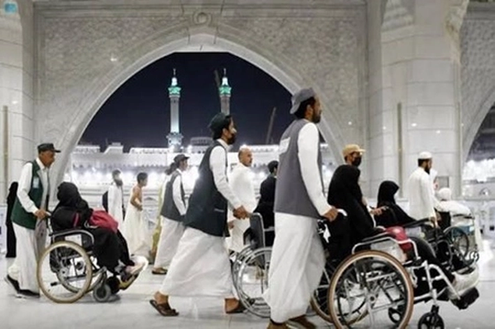 Jamaah Haji Lansia Bisa Pinjam Kursi Roda di Nabawi Secara Gratis