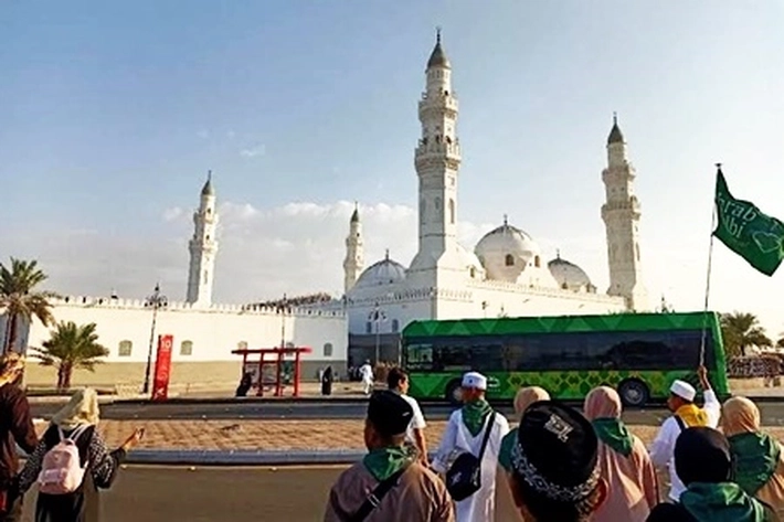 Mengunjungi Masjid Quba yang Dibangun pada Tahun 622 Masehi di Madinah