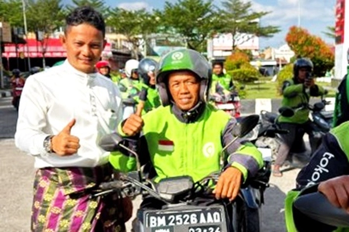 Anggota Dewan Faisal Reza Traktir BBM Gratis untuk Driver Ojol