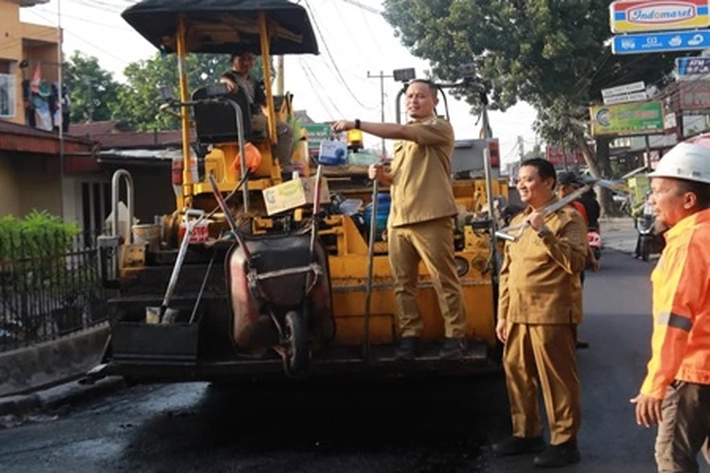 Pemko Targetkan Perbaikan Jalan yang Rusak Hingga Pinggiran Kota