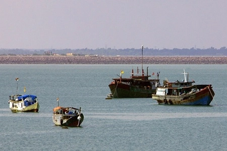 Kapal Pukat Bakal Diizinkan Beroperasi di Perbatasan untuk Hadang Kapal Ikan Asing Ilegal